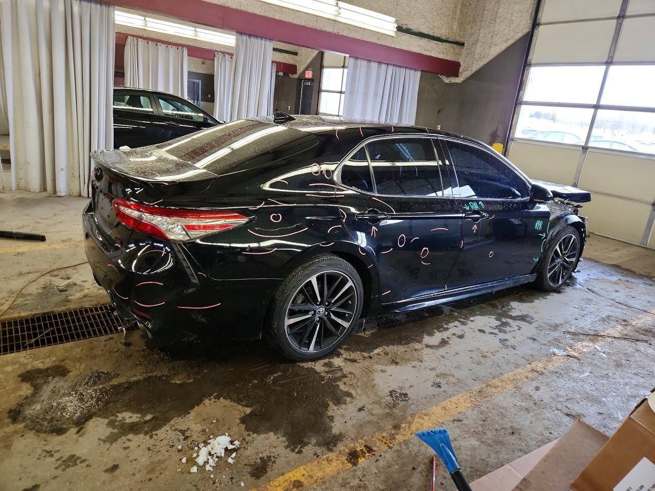 2018 Toyota Camry Xse V6 - Фото 3