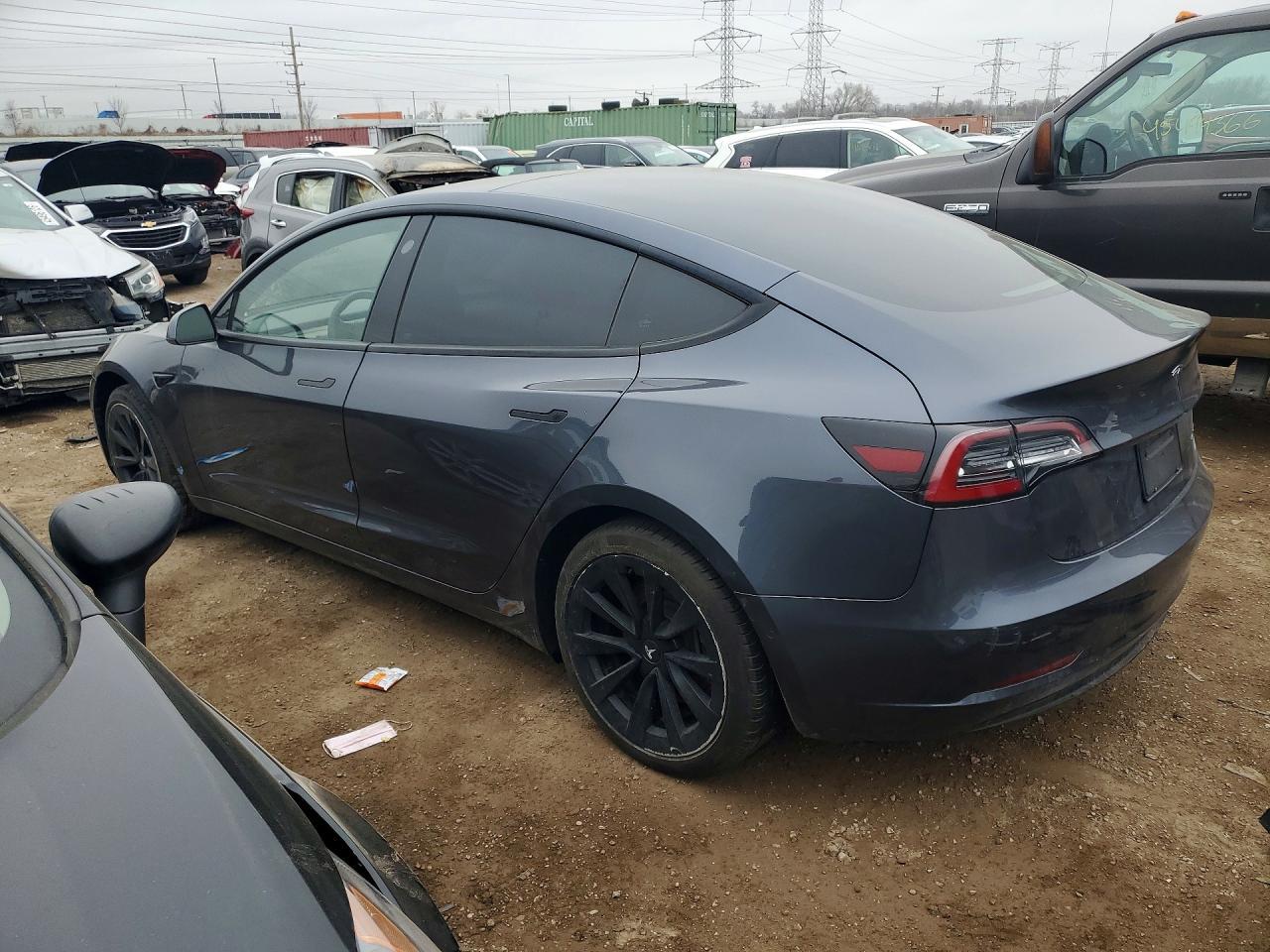2022 Tesla Model 3 - Фото 2