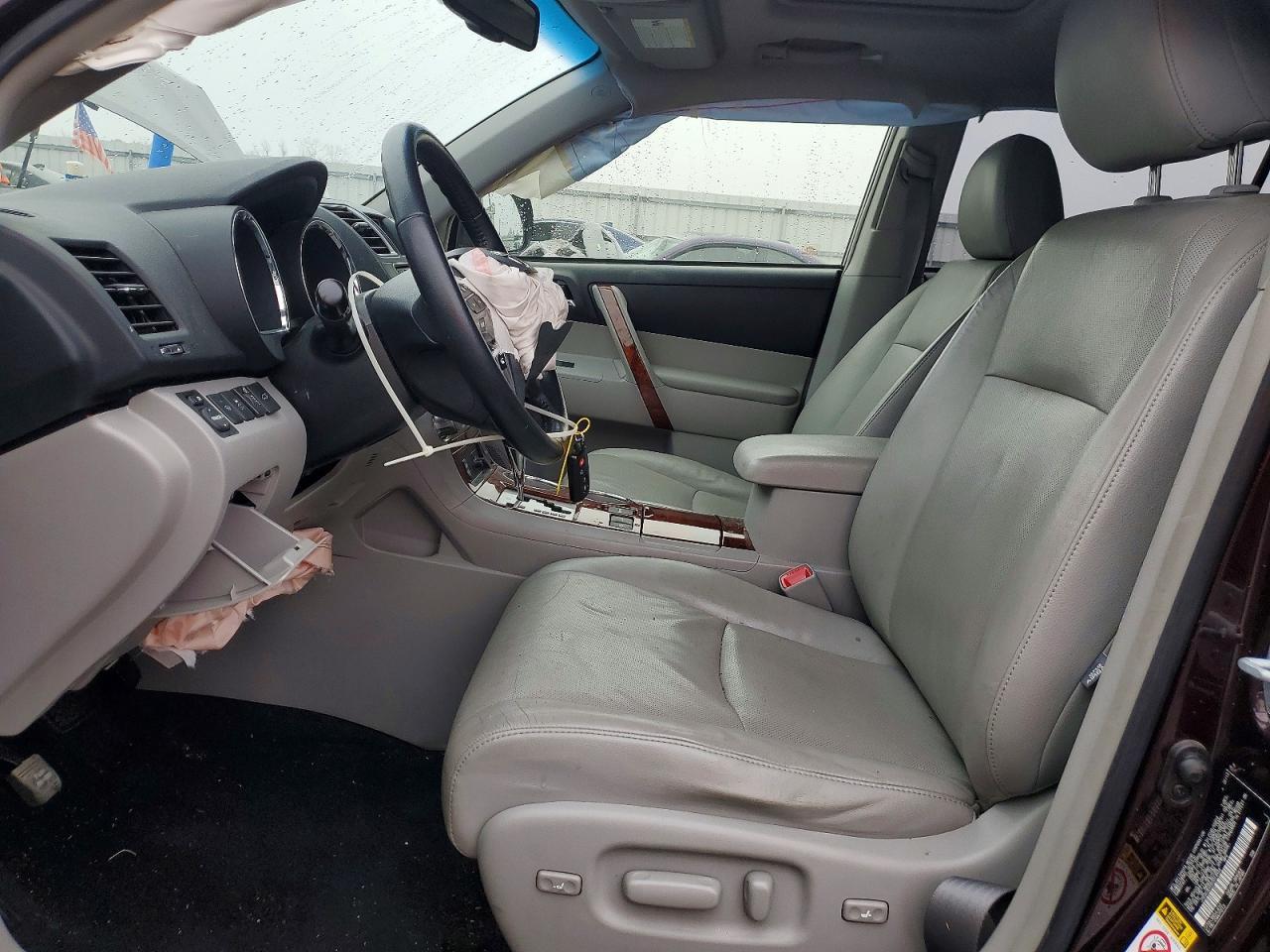 2013 Toyota Highlander Hybrid Limited - Image 7