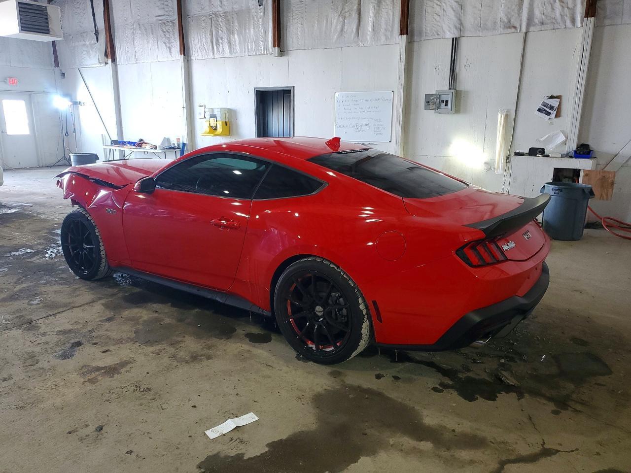 2024 Ford Mustang - Фото 2