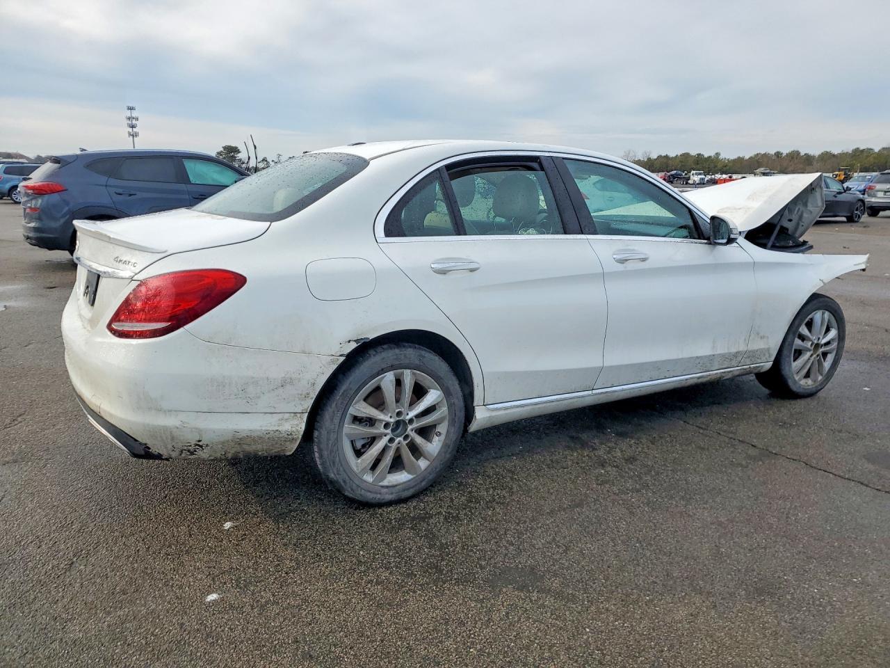 2019 Mercedes-Benz C 300 4Matic - Фото 3