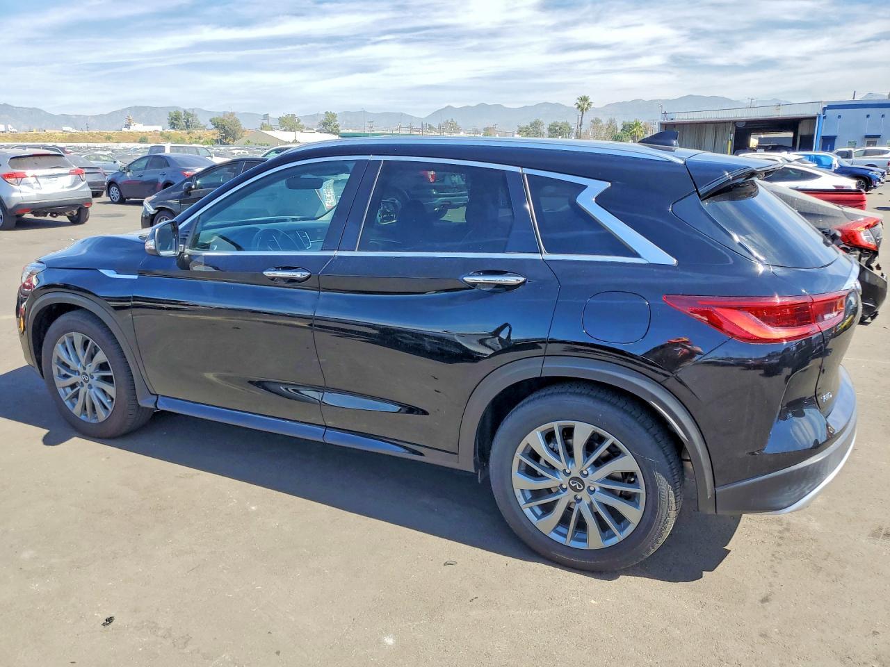 2025 Infiniti Qx50 Luxe - Фото 2