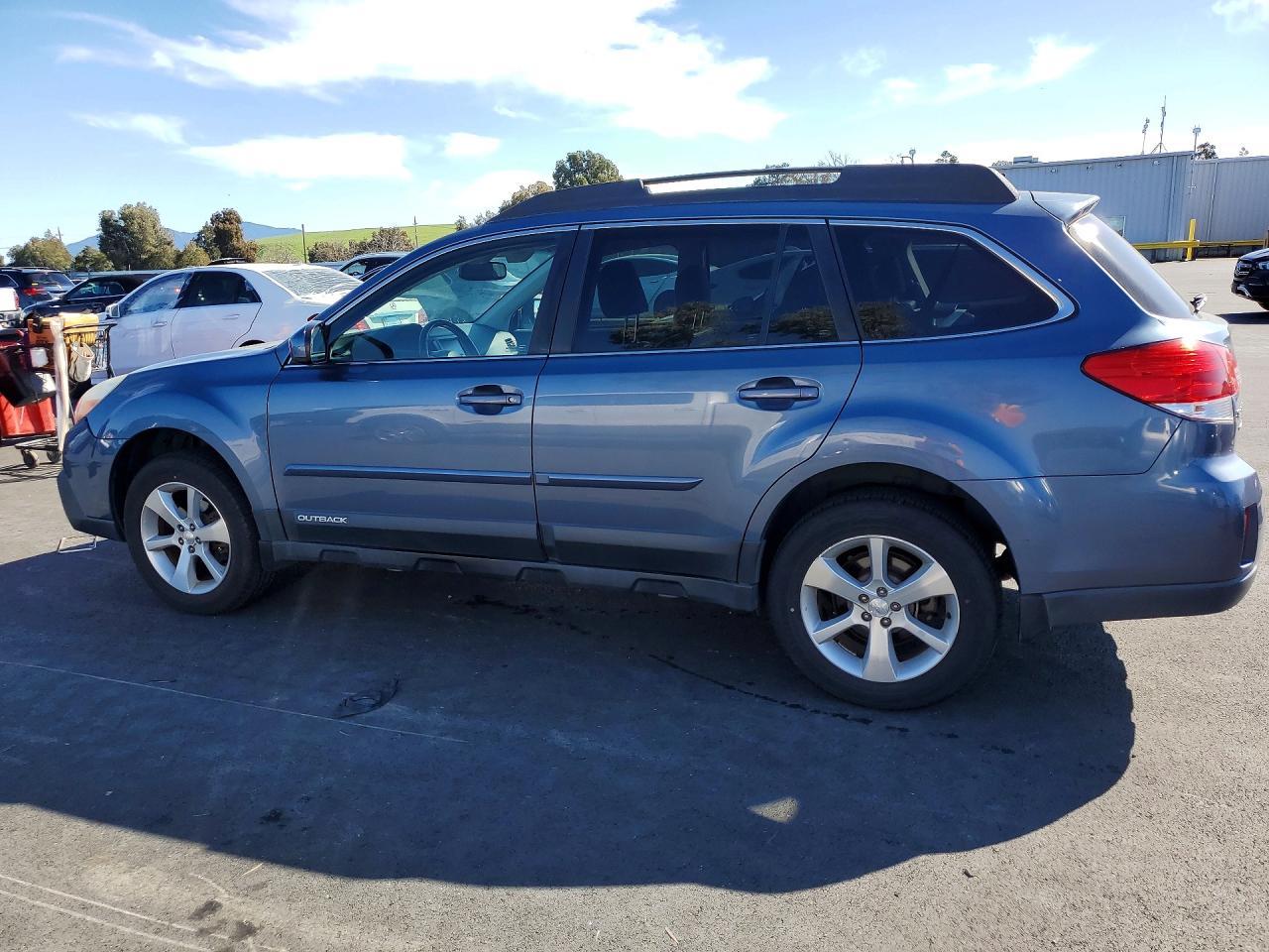 2013 Subaru Outback 2.5I Limited - Image 2