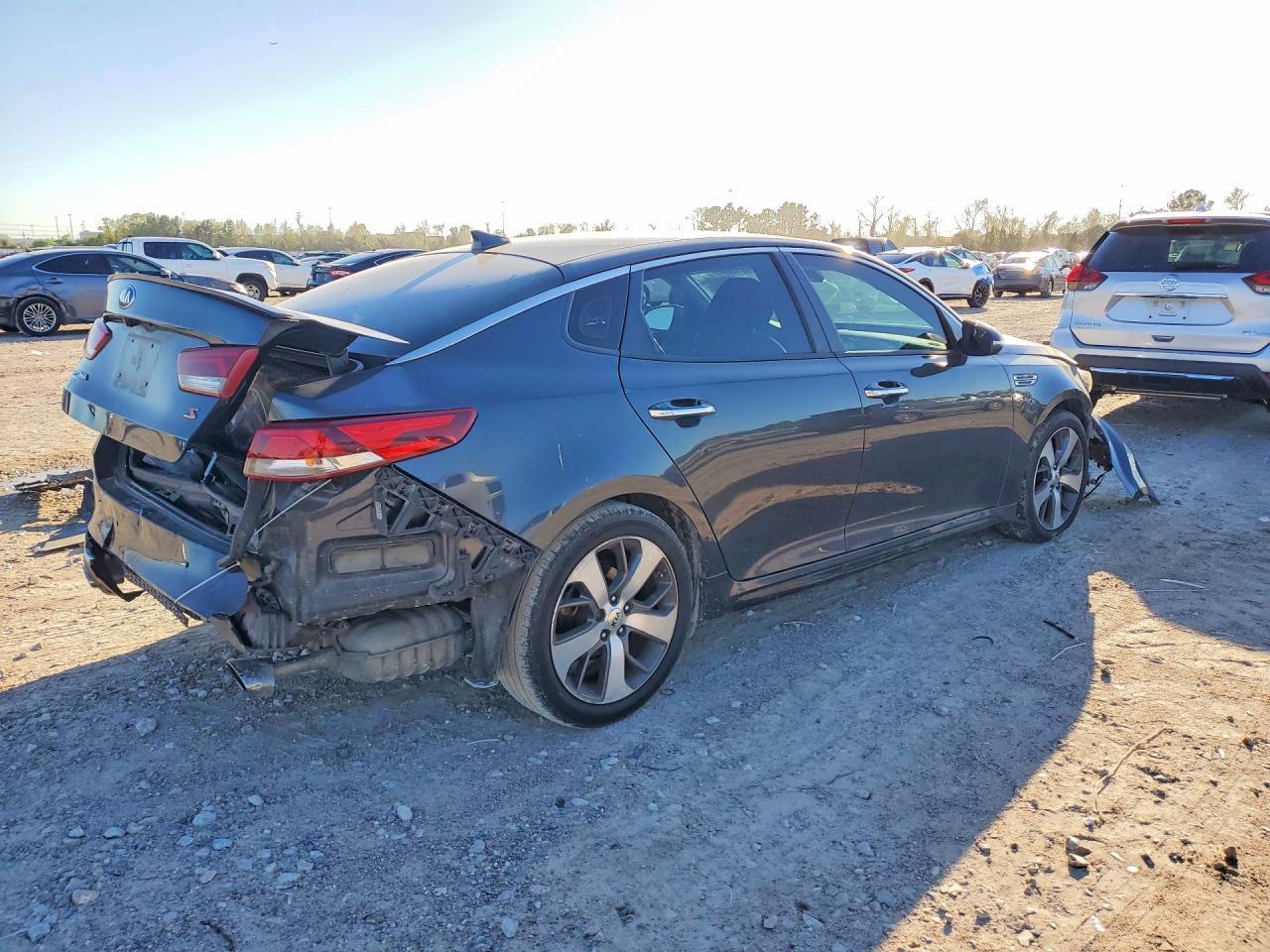 2019 Kia Optima - Фото 3