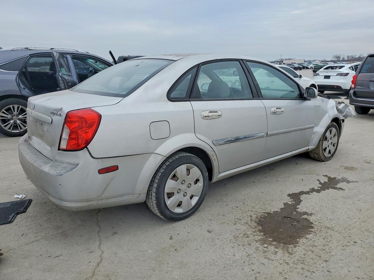 2008 Suzuki Forenza Base - Фото 3