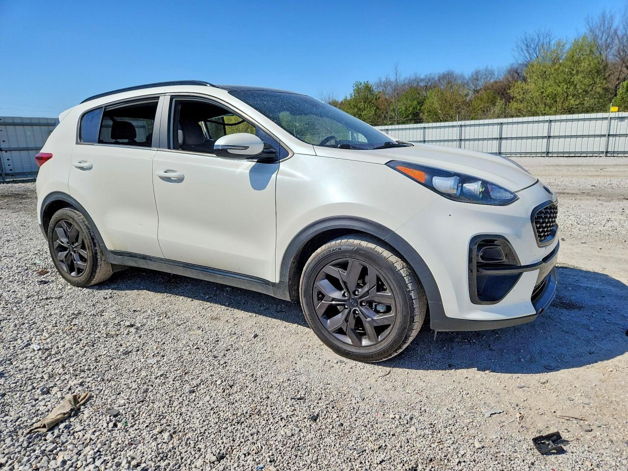 2022 Kia Sportage - Image 4
