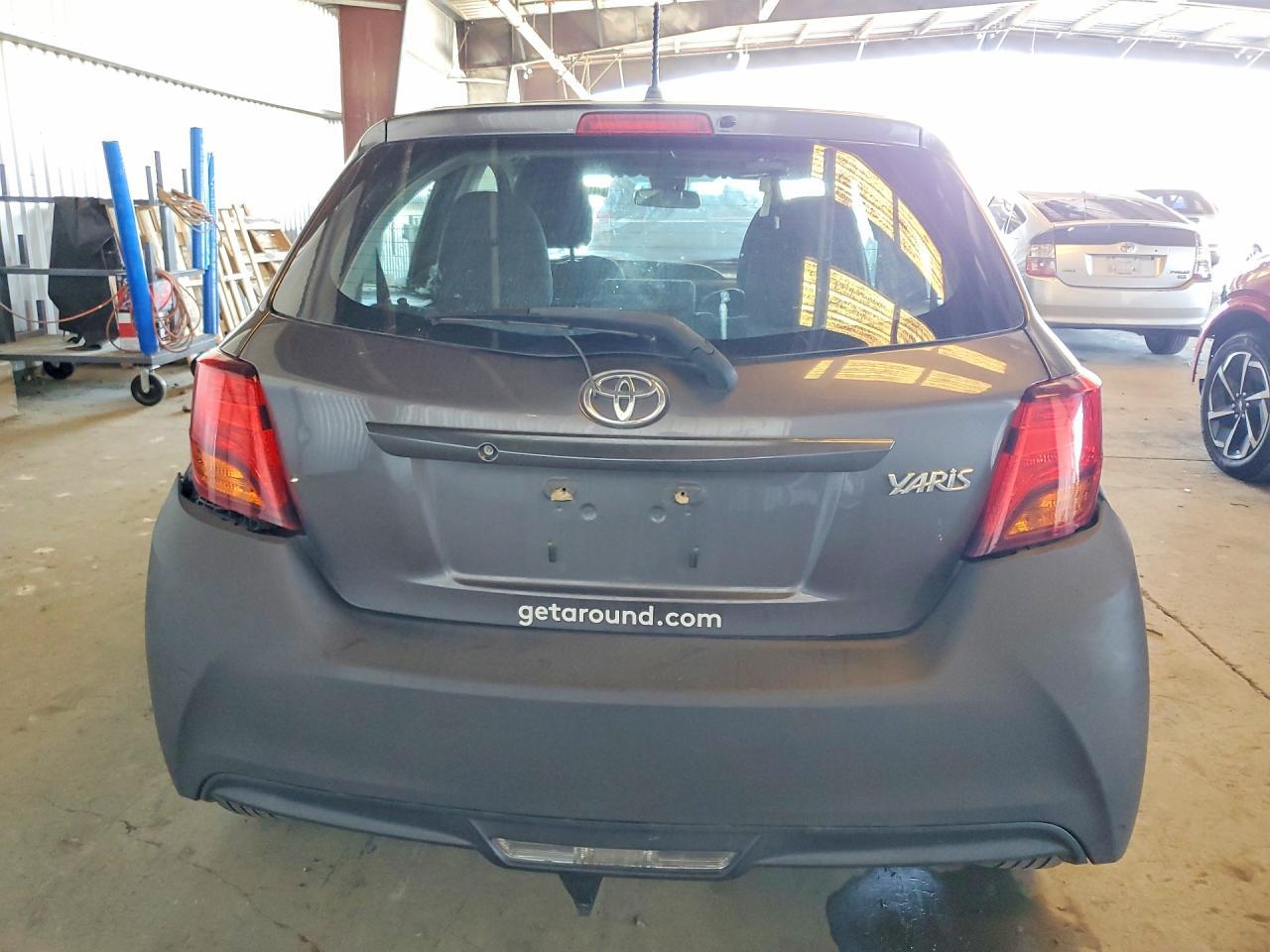 2017 Toyota Yaris 5-Door L Fleet - Фото 6
