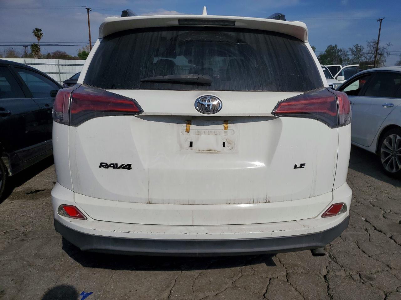 2017 Toyota Rav4 Le - Image 6