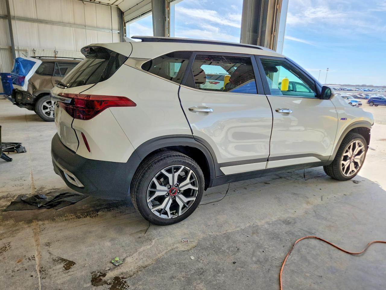 2023 Kia Seltos Sx - Image 3