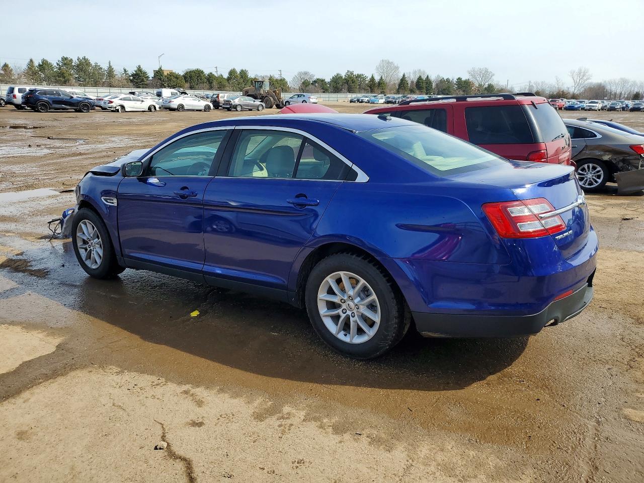 2015 Ford Taurus Se - Фото 2
