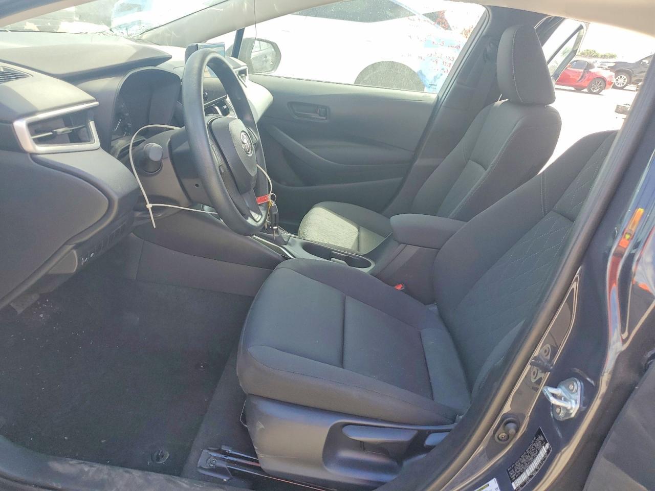 2025 Toyota Corolla Le - Фото 7