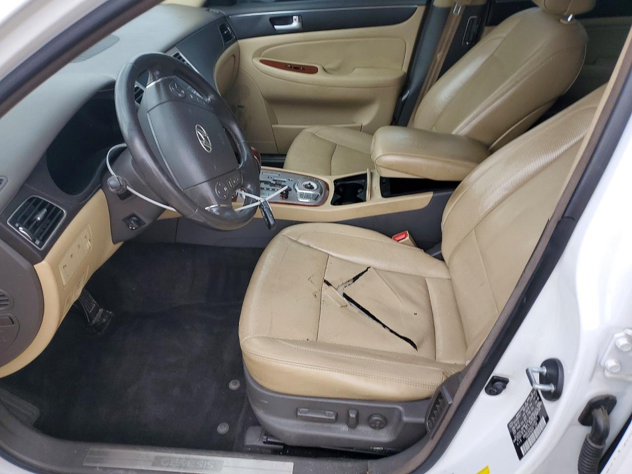 2012 Hyundai Genesis 3.8L V6 - Фото 7