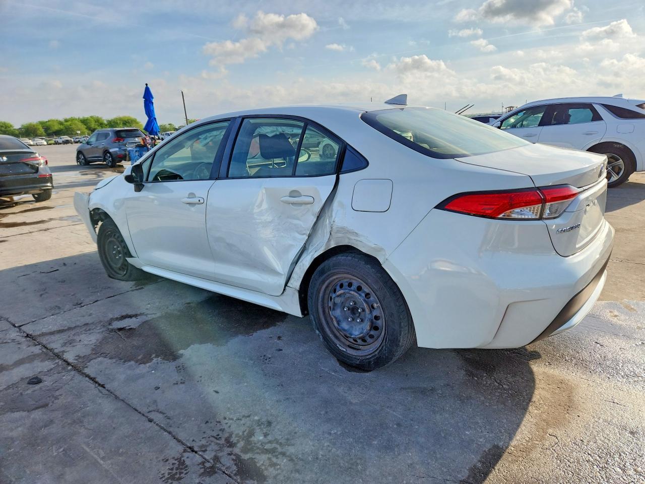 2020 Toyota Corolla Le - Image 2