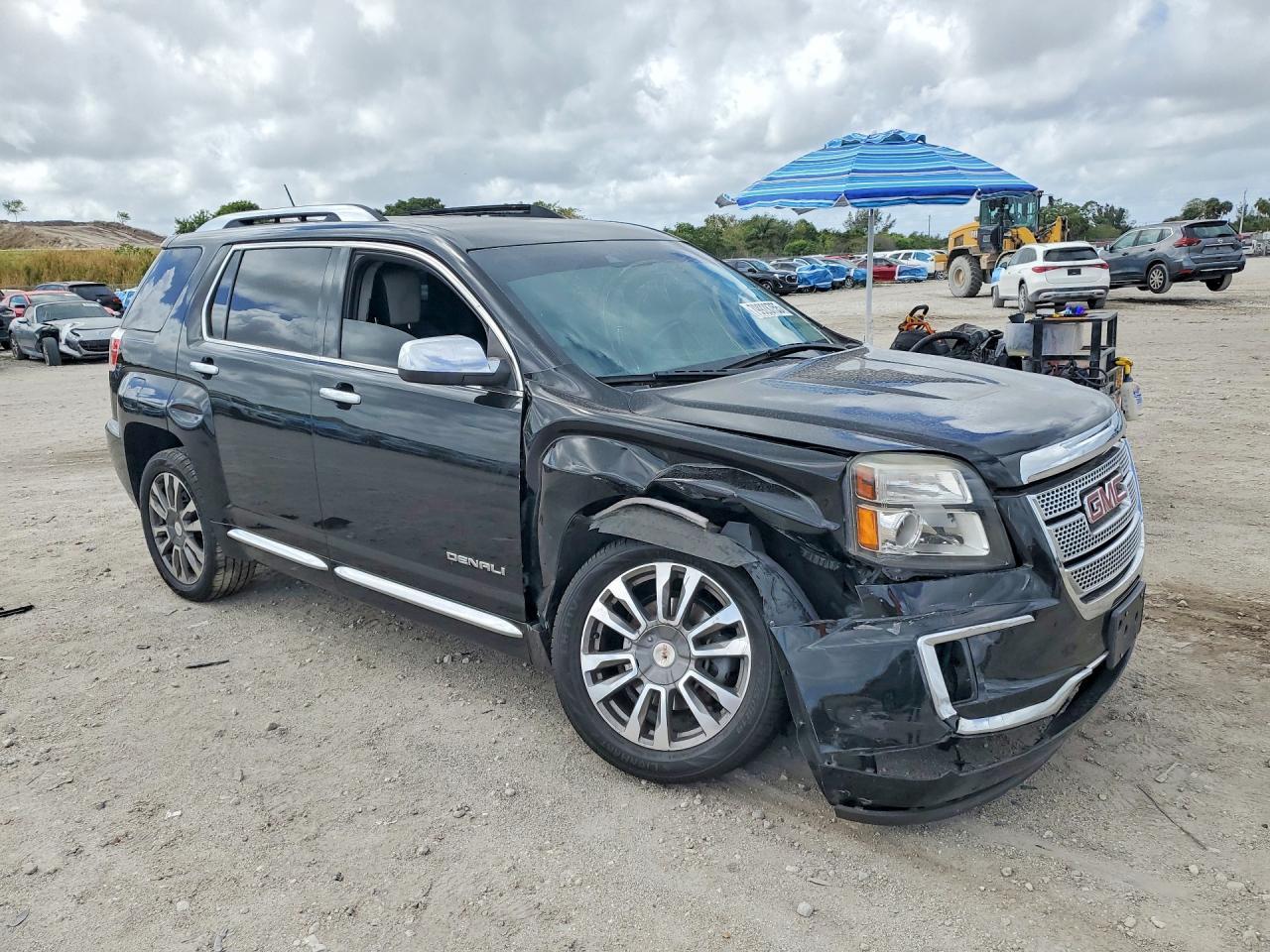2017 GMC Terrain Denali - Image 4