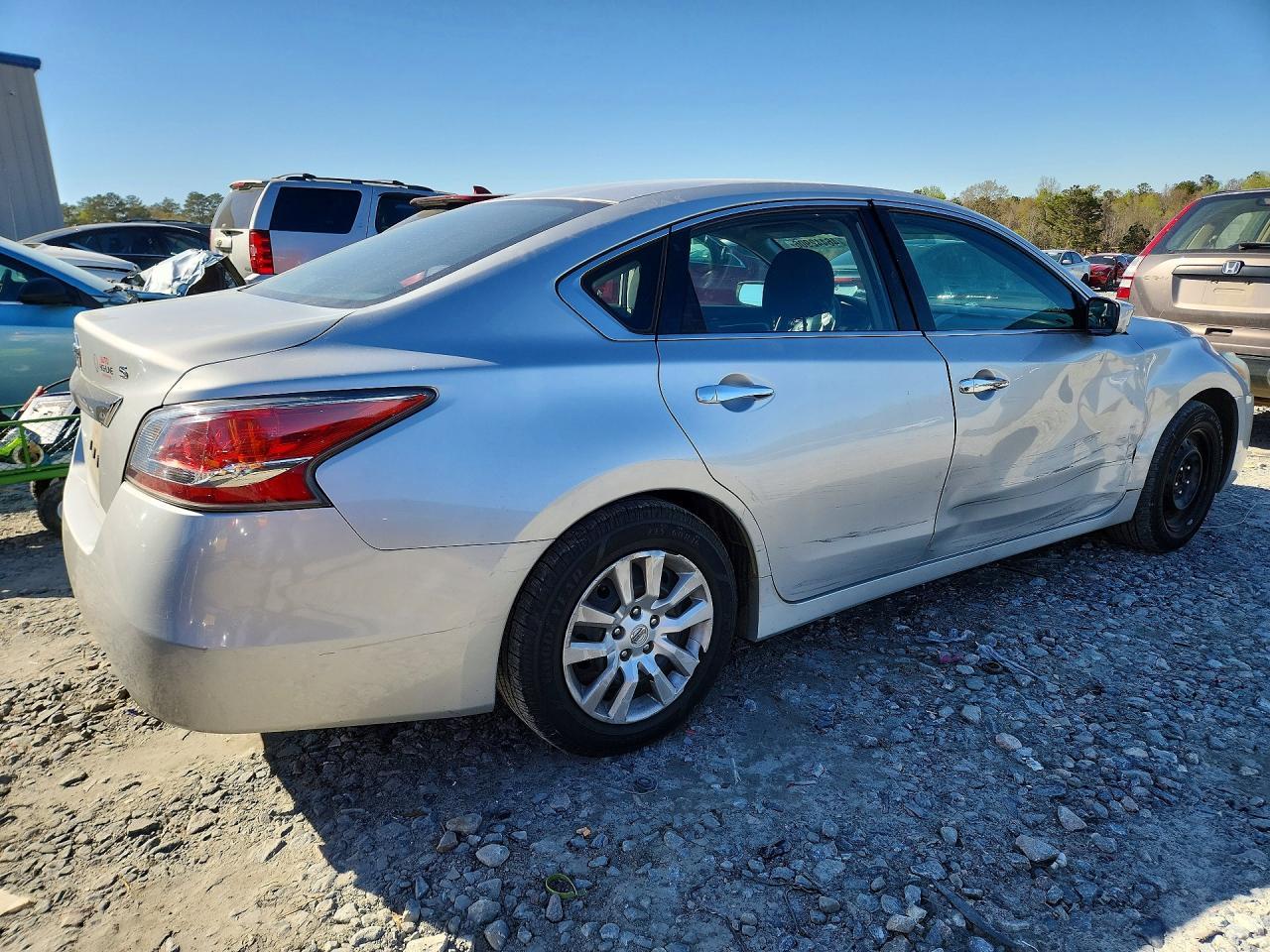 2015 Nissan Altima 2.5 S - Фото 3