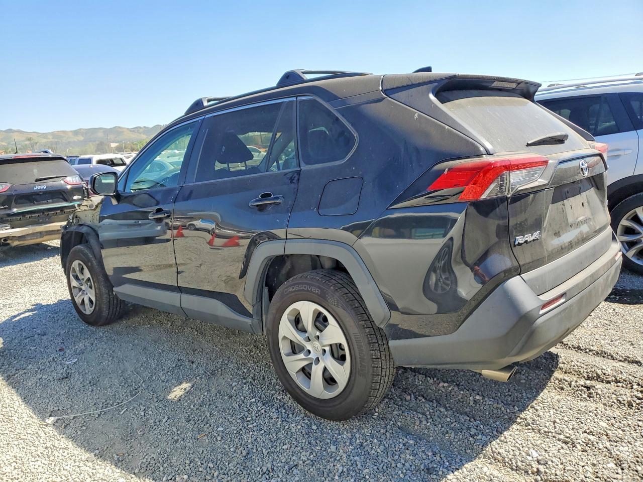 2020 Toyota Rav4 Le - Фото 2