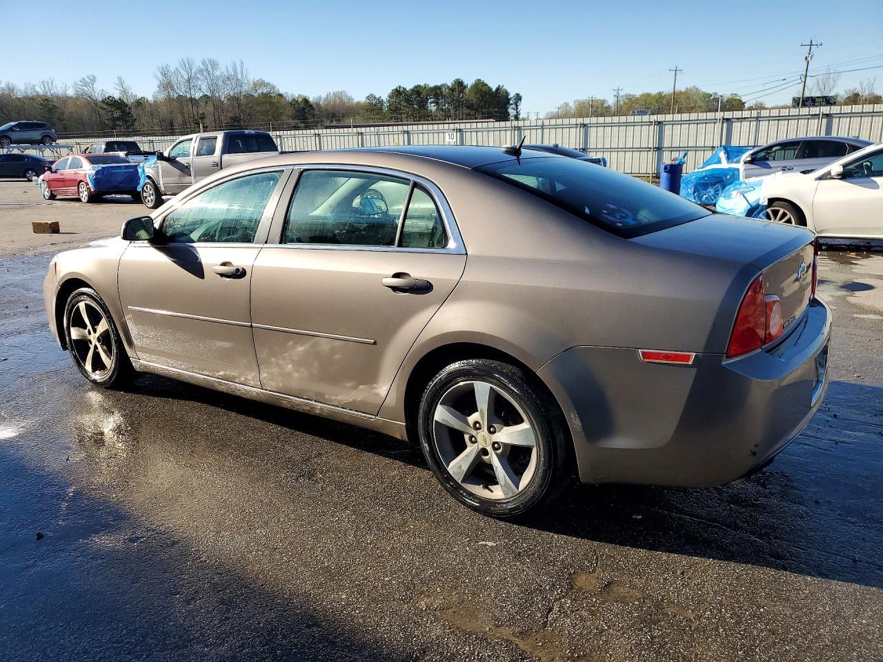 2011 Chevrolet Malibu 1Lt - Фото 2