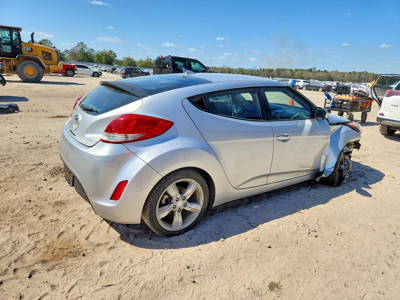 2013 Hyundai Veloster Base - Image 3