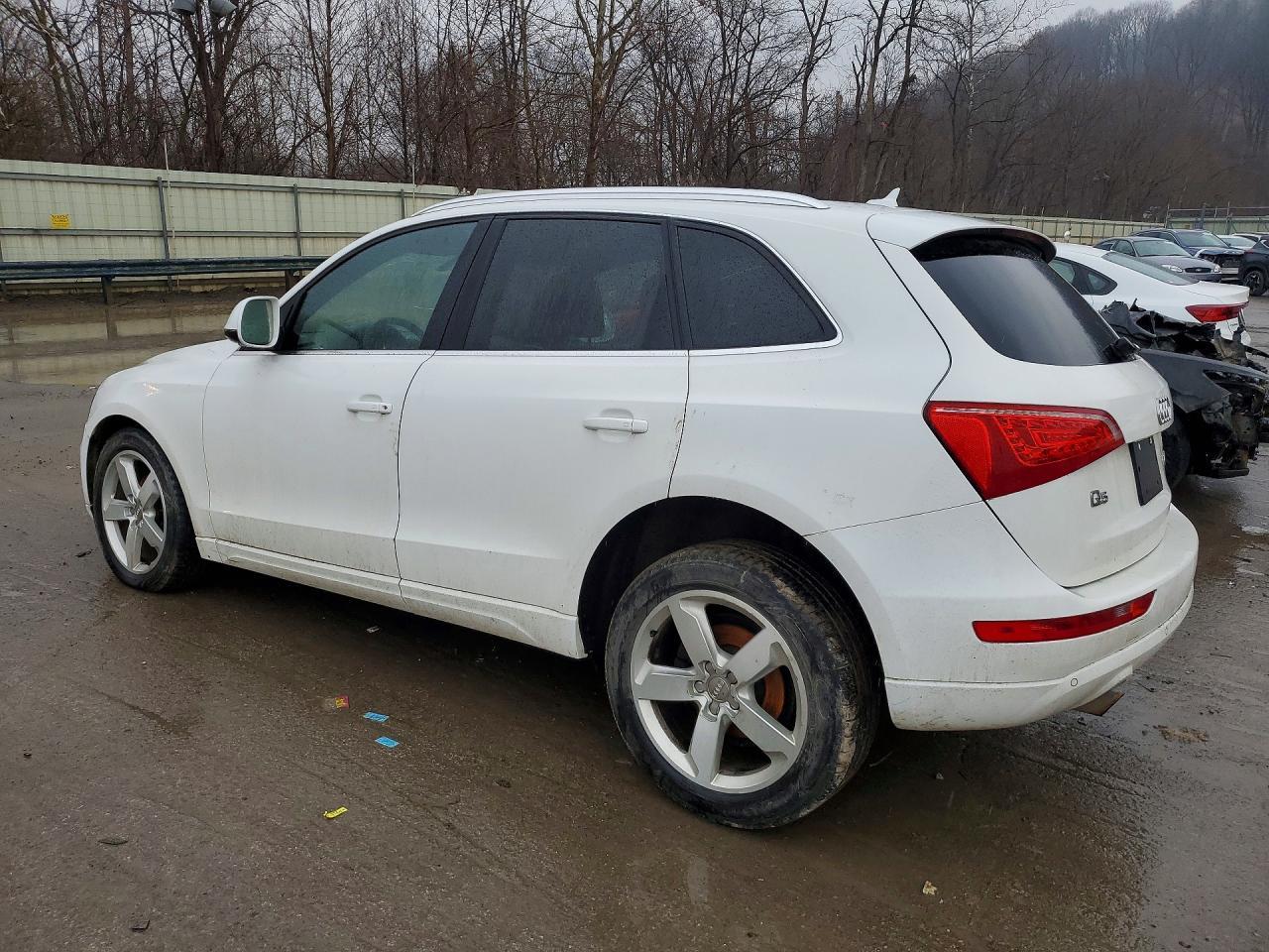 2012 Audi Q5 Premium Plus - Image 2