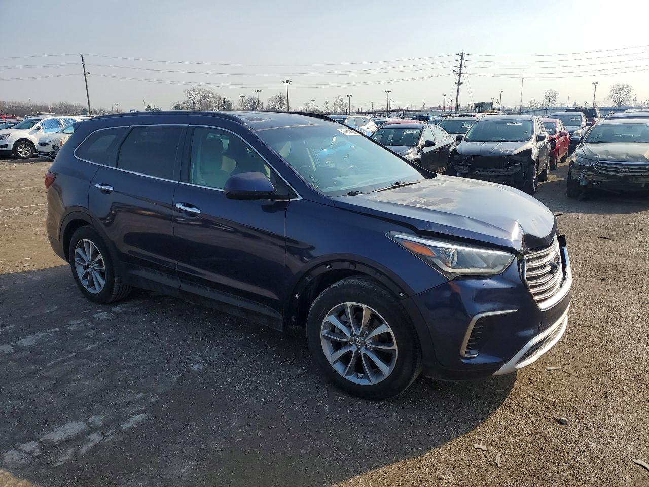 2017 Hyundai Santa Fe Se - Фото 4