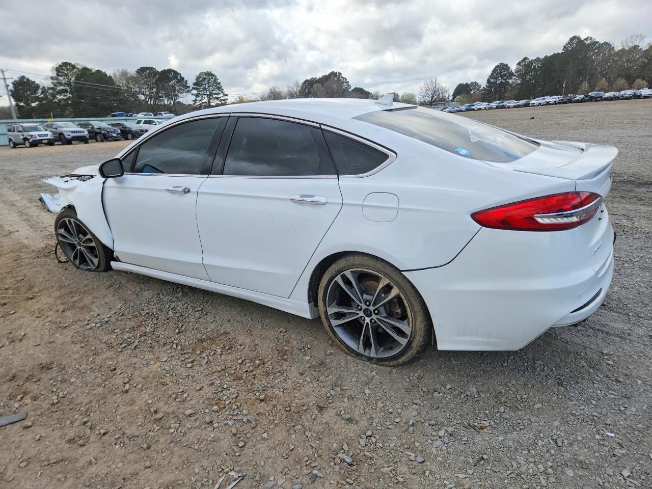 2019 Ford Fusion Titanium - Фото 2