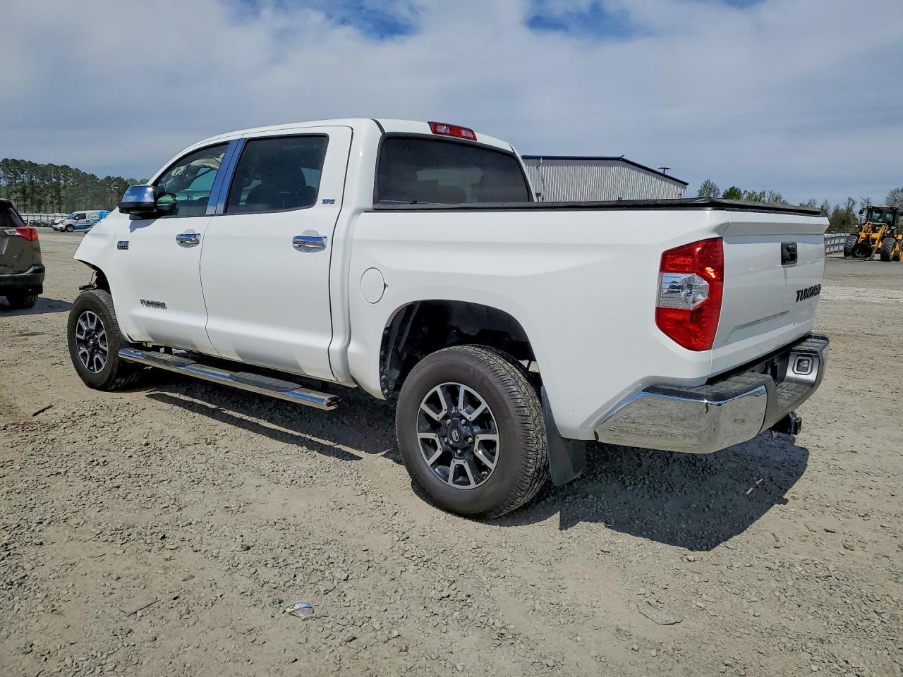 2018 Toyota Tundra Sr5 - Image 2