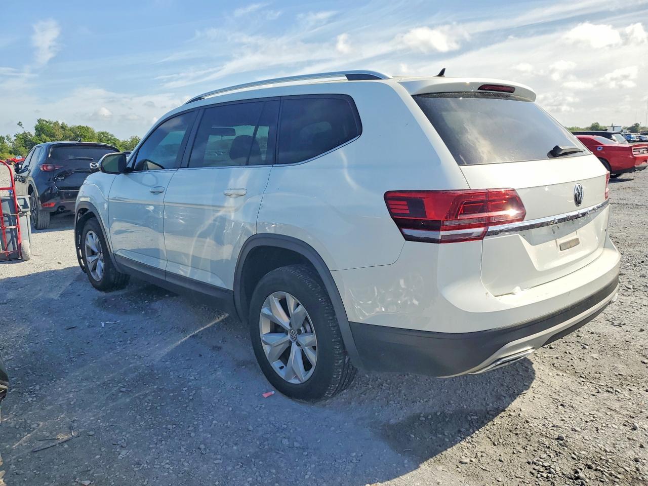 2018 Volkswagen Atlas S - Фото 2