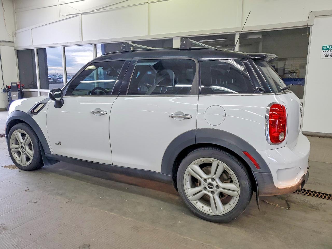 2012 Mini Cooper S Countryman - Image 2