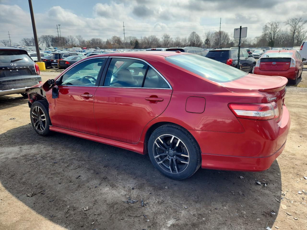 2011 Toyota Camry Se - Фото 2