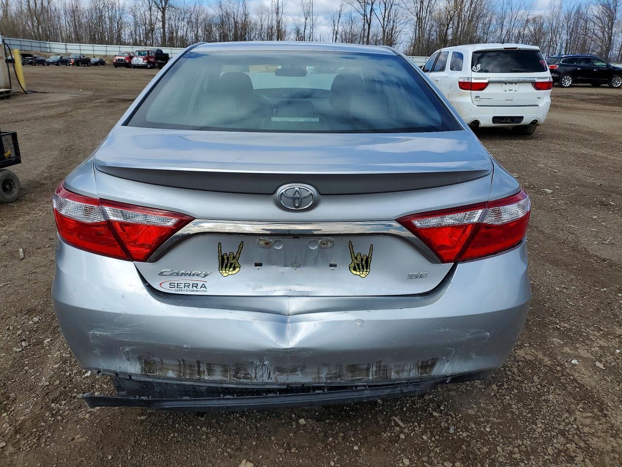2017 Toyota Camry Se - Фото 6