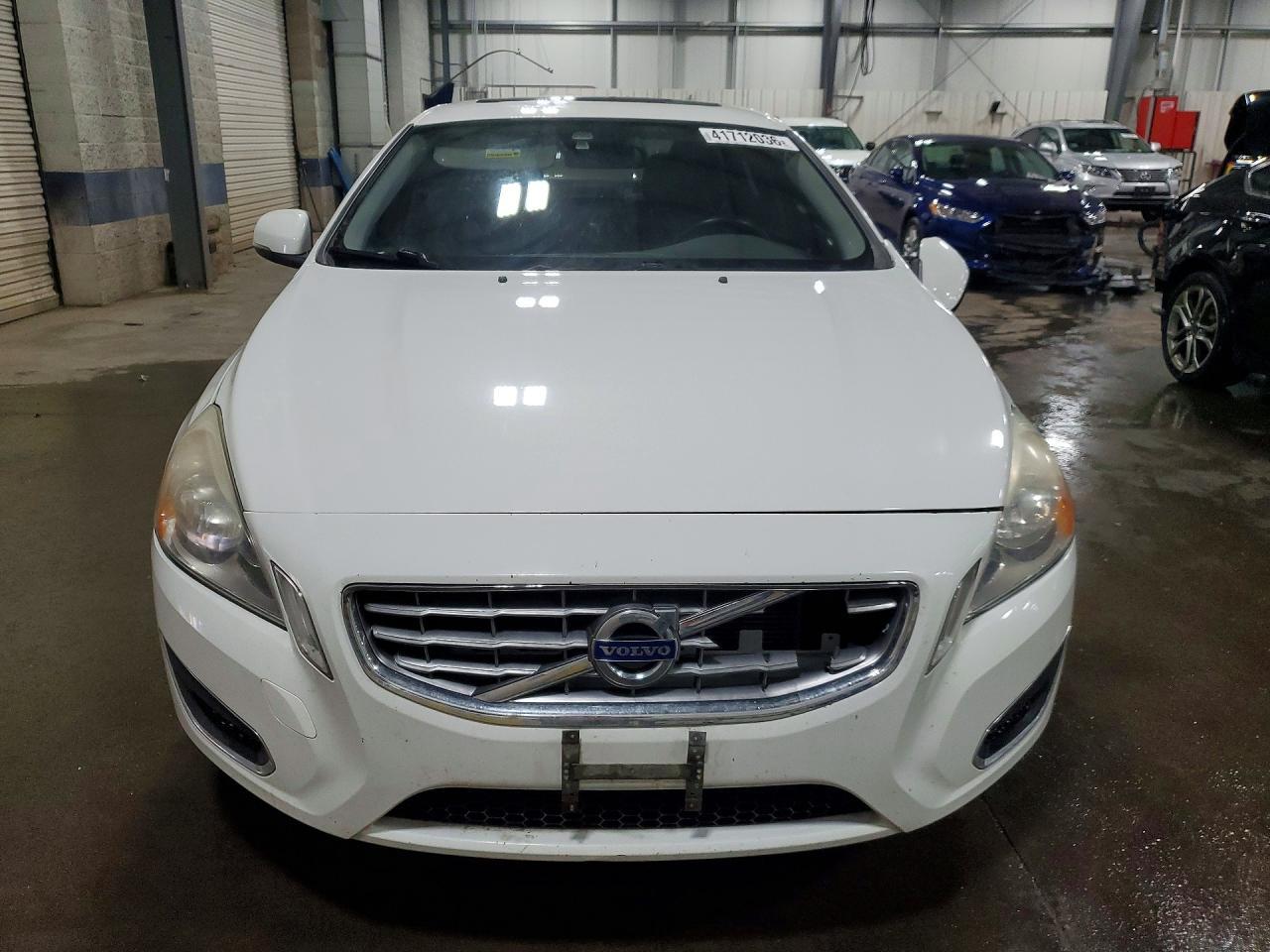 2014 Volvo S60 T5 - Image 5