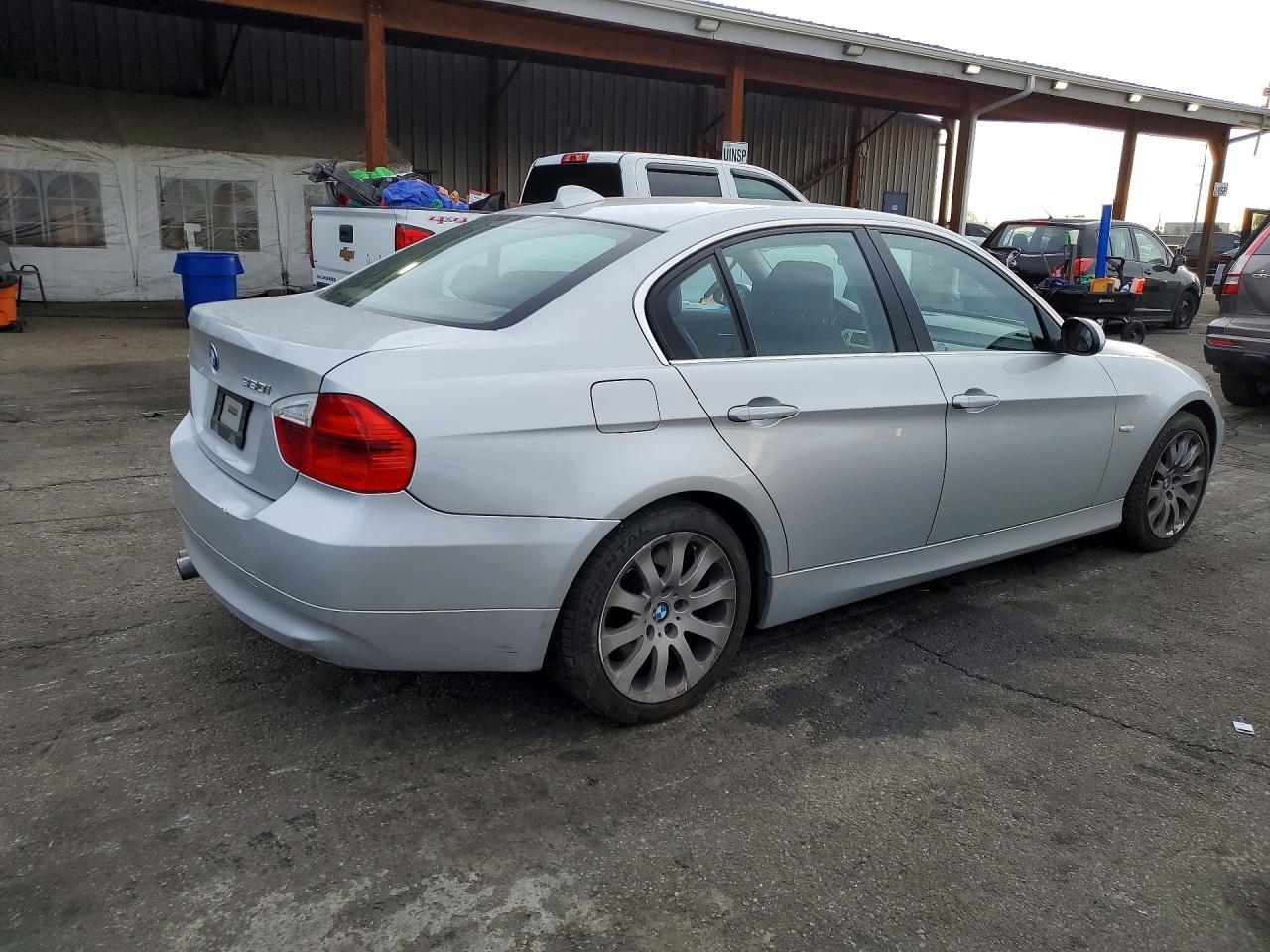 2006 BMW 330 I - Фото 3