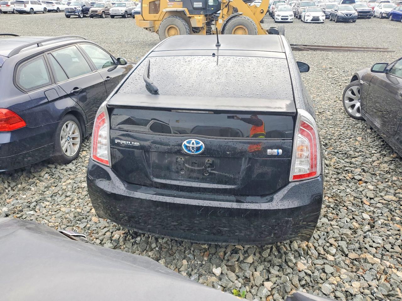 2014 Toyota Prius Two - Image 6