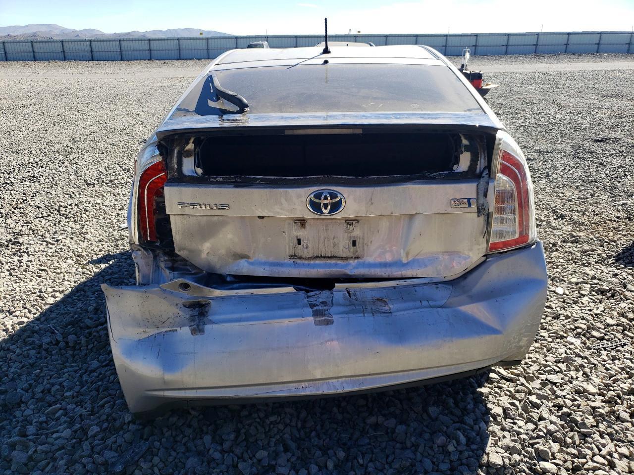 2015 Toyota Prius Two - Image 6