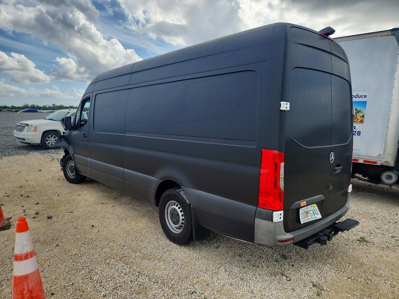 2022 Mercedes-Benz Sprinter 2500 - Image 2