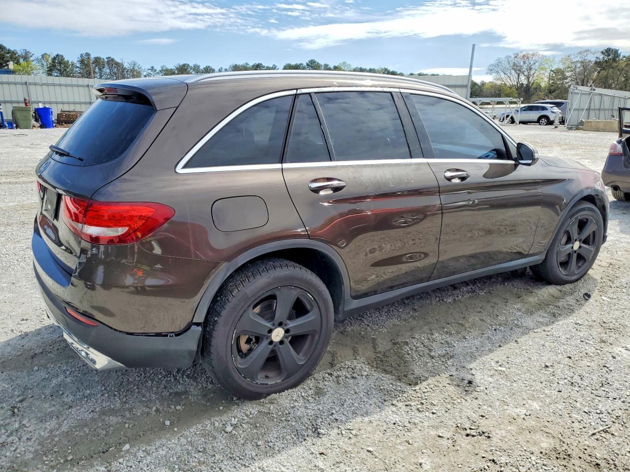 2017 Mercedes-Benz Glc 300 - Image 3