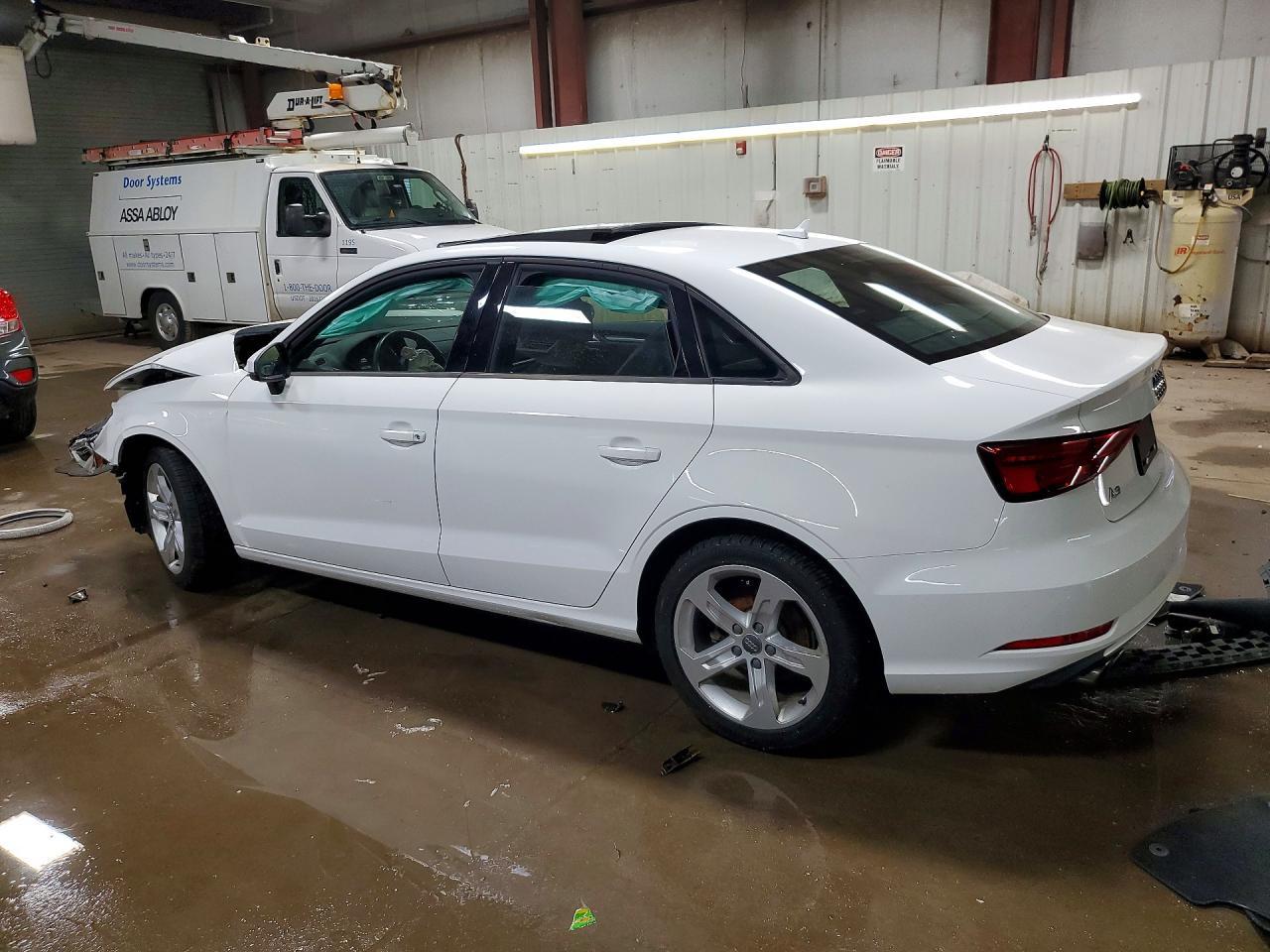 2018 Audi A3 Premium - Фото 2