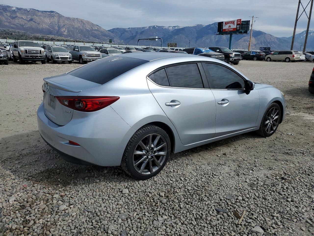 2018 Mazda 3 Touring - Фото 3