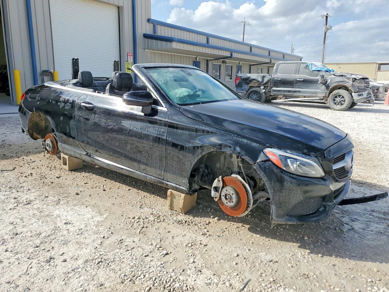 2017 Mercedes-Benz C 300 4Matic - Фото 4