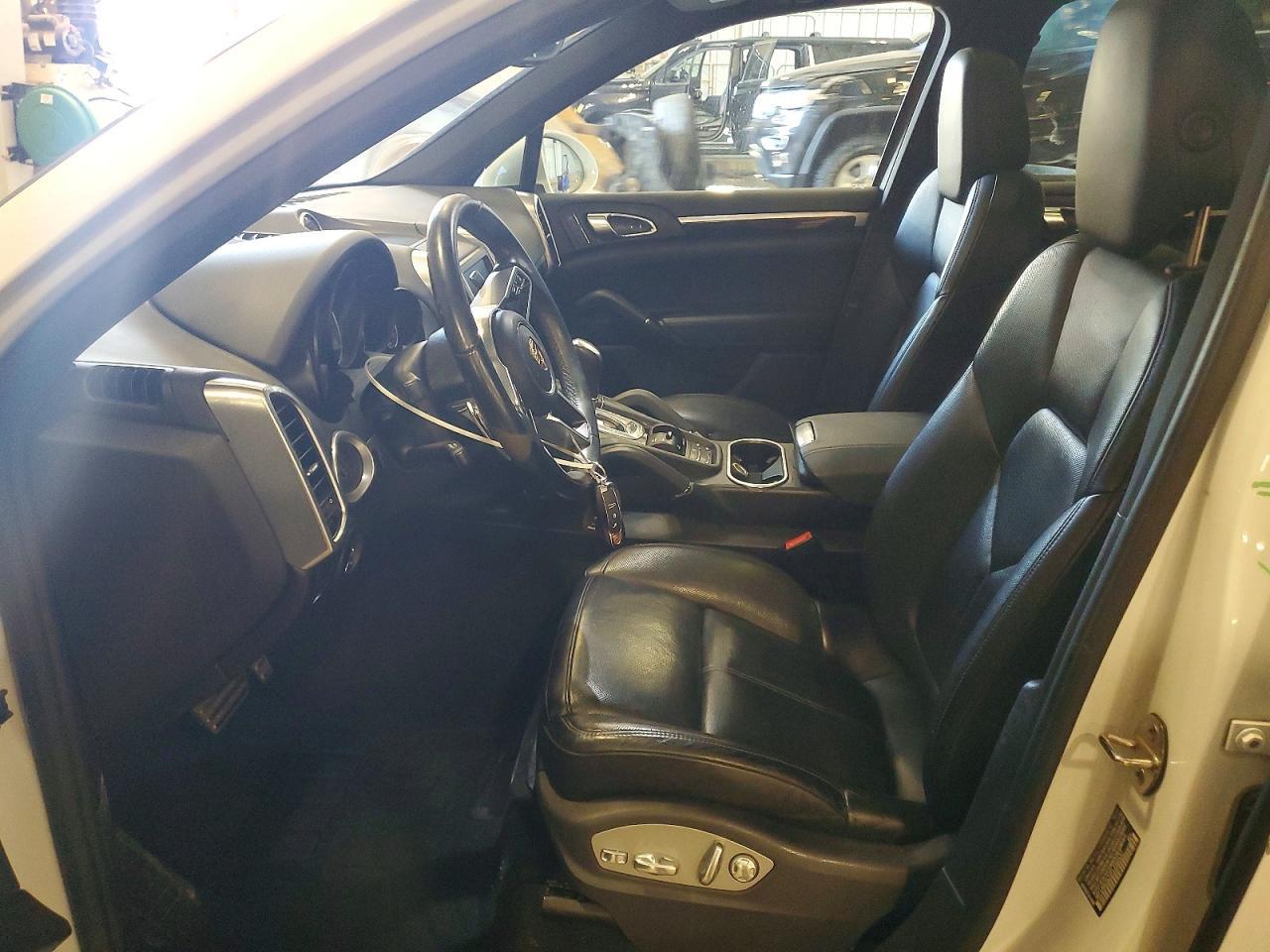 2015 Porsche Cayenne S - Image 7