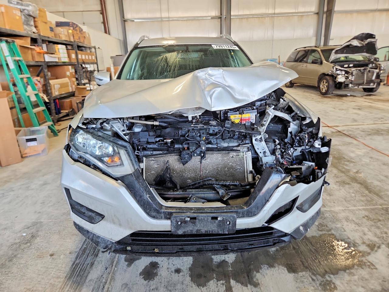 2017 Nissan Rogue S - Фото 5