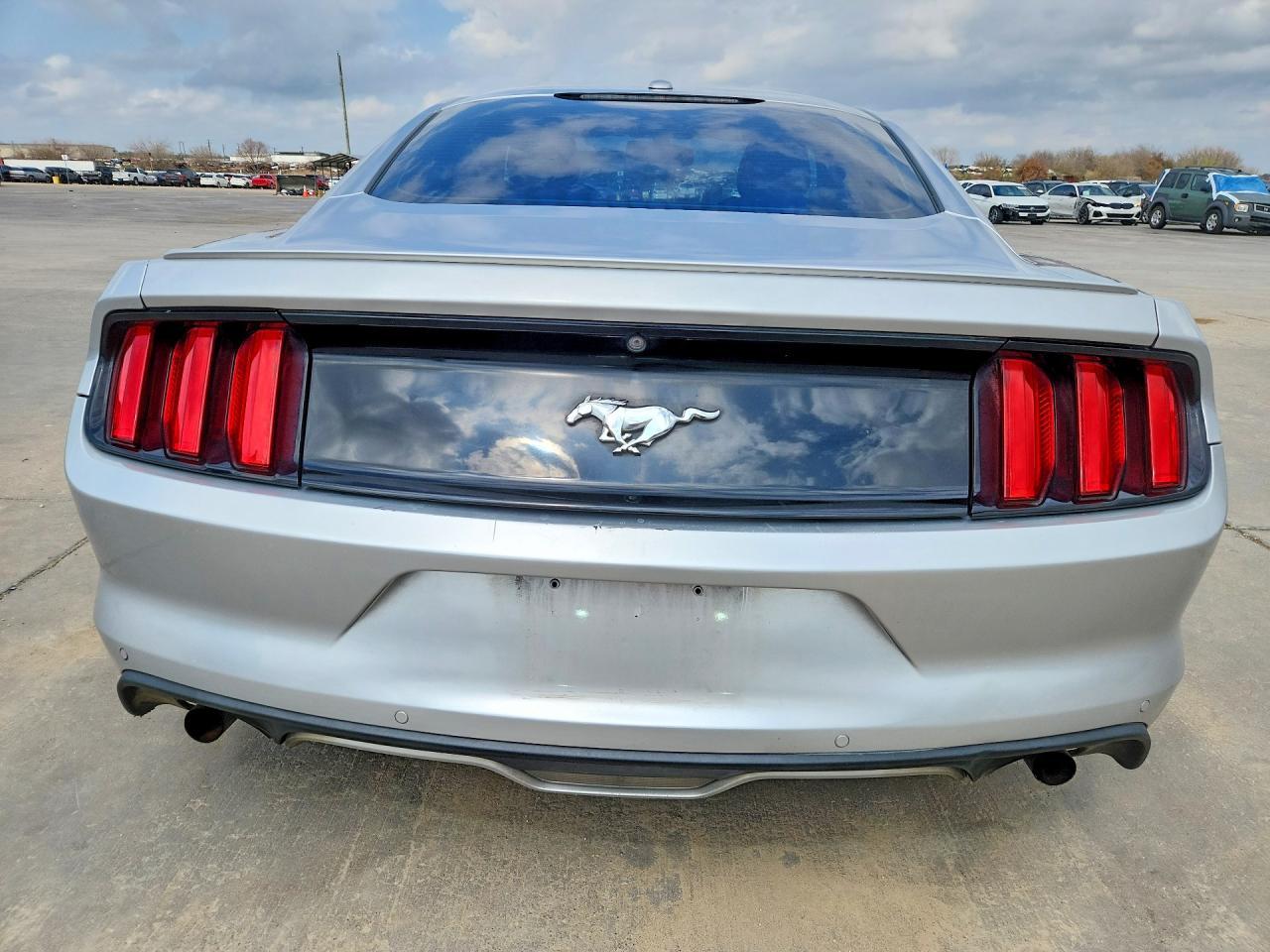 2016 Ford Mustang - Image 6