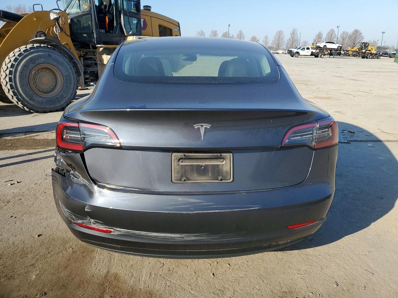 2023 Tesla Model 3 - Фото 6