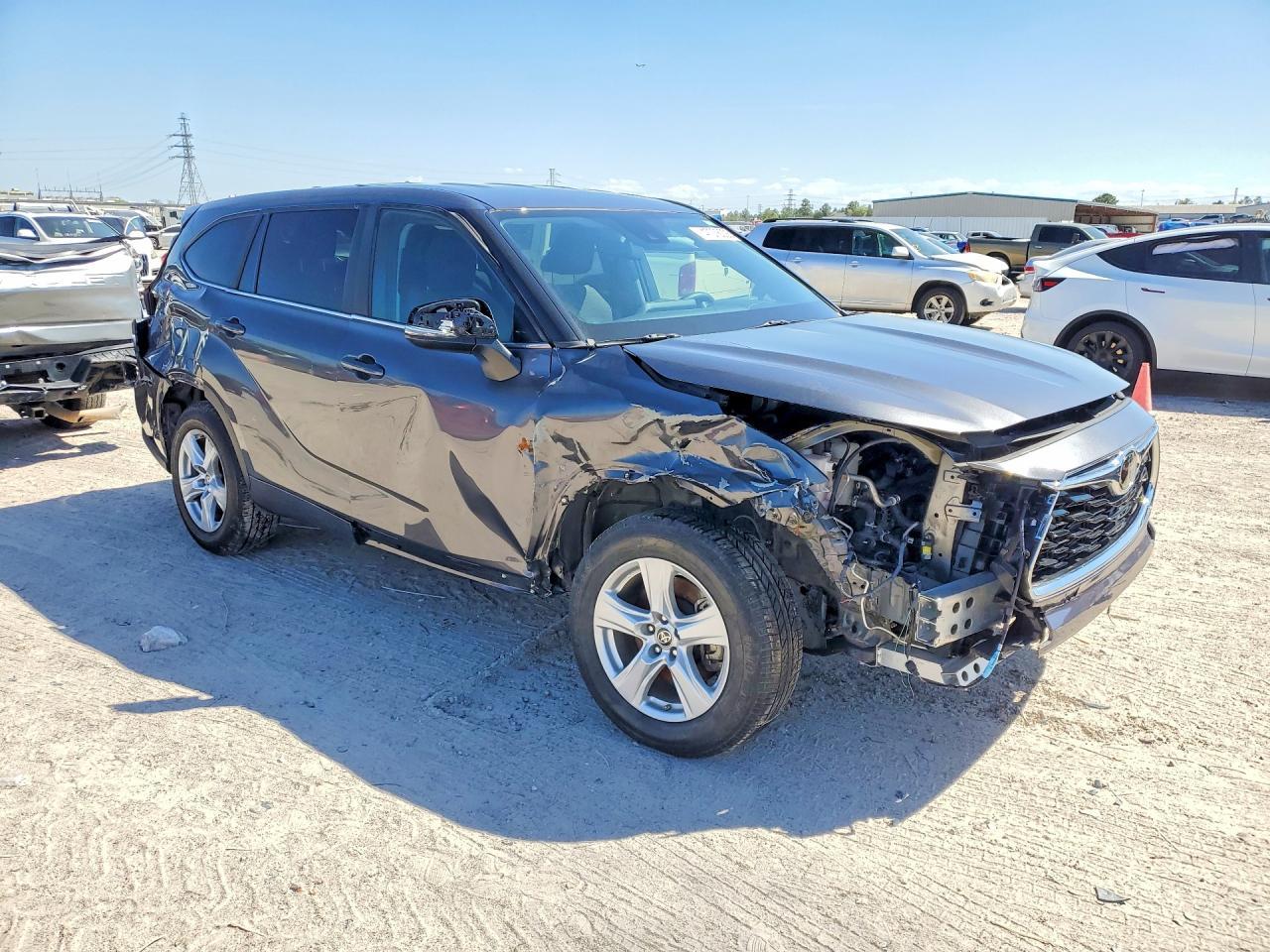 2023 Toyota Highlander Le - Фото 4