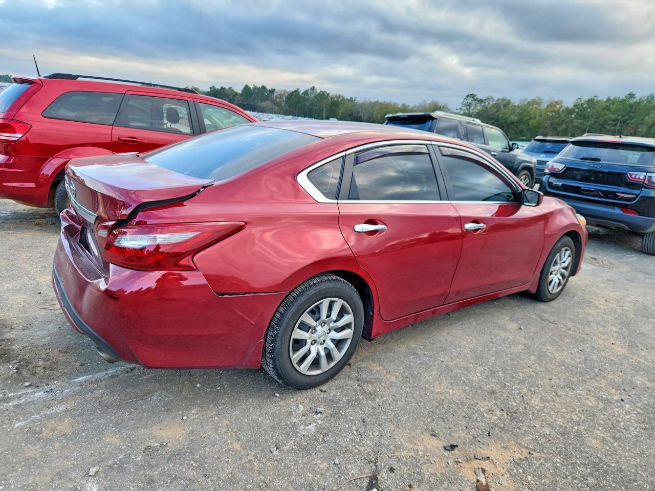 2018 Nissan Altima - Image 3
