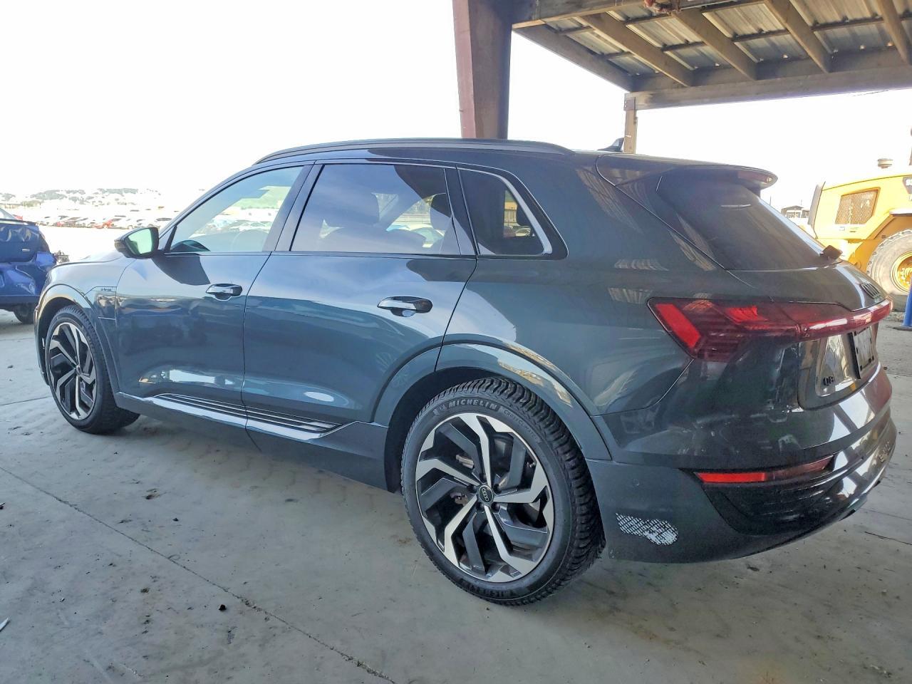 2024 Audi Q8 E-Tron Premium Plus - Фото 2