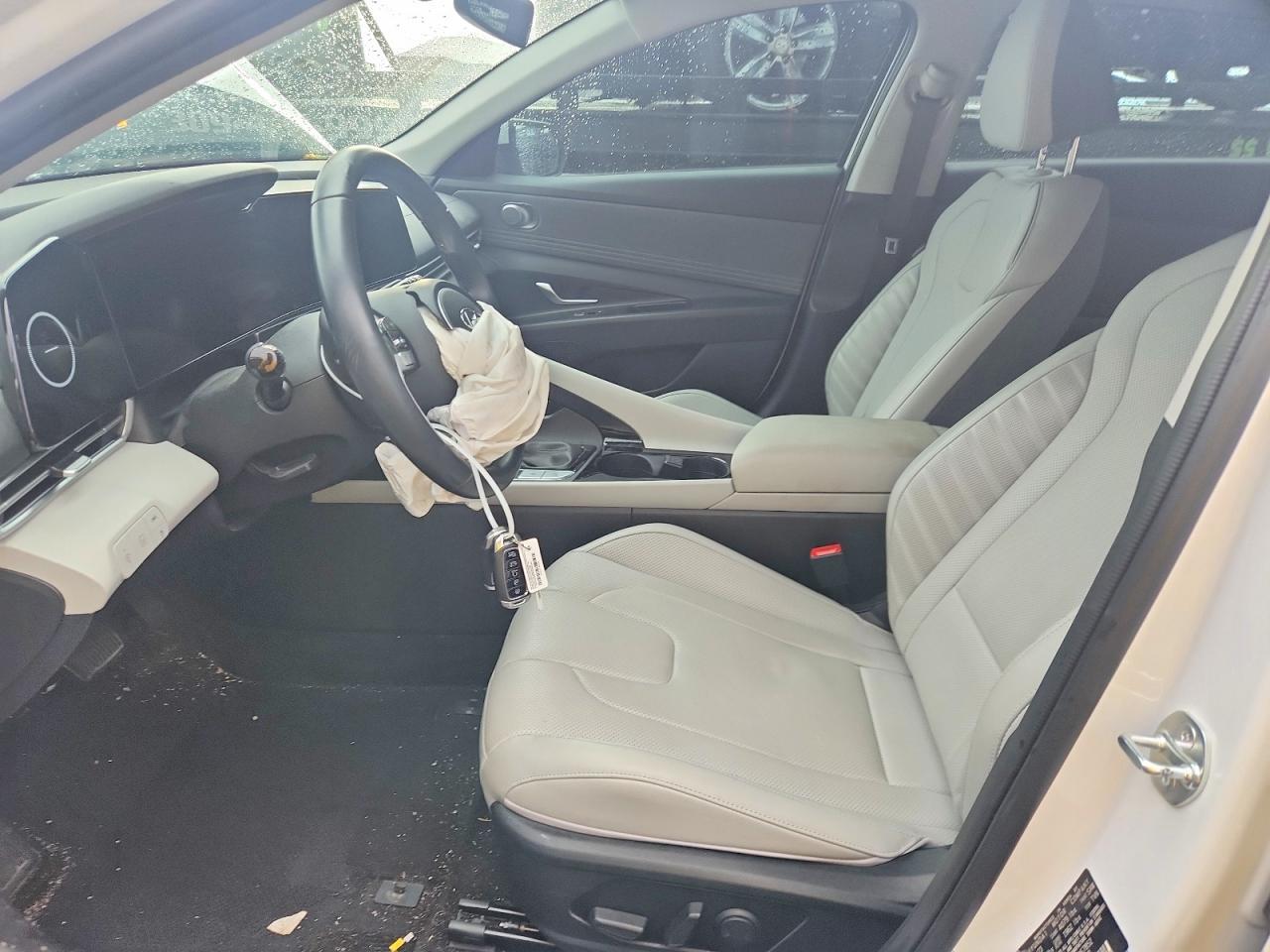 2023 Hyundai Elantra Hybrid Limited - Image 7