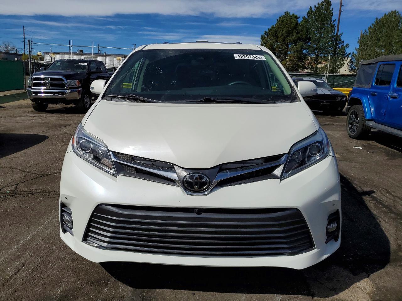 2019 Toyota Sienna Limited Premium 7-Passenger - Фото 5