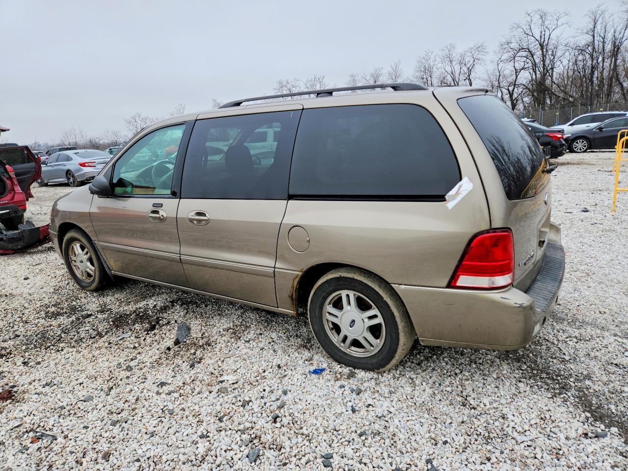 2004 Ford Freestar - Фото 2