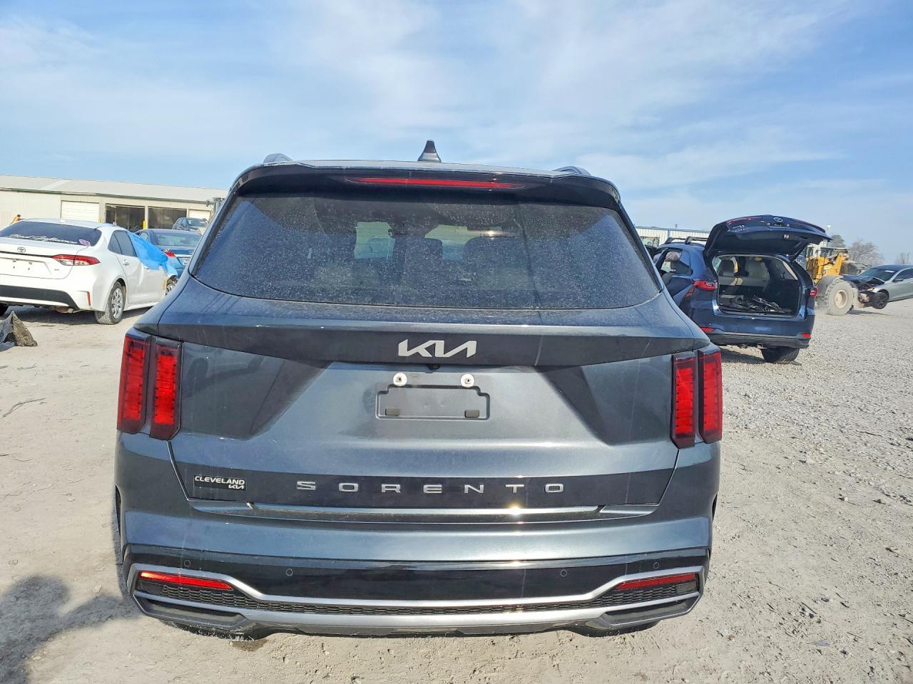 2022 Kia Sorento S - Фото 6